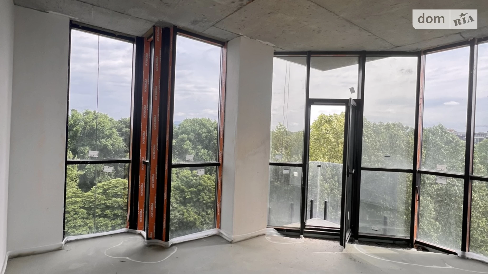 Продается 3-комнатная квартира 83 кв. м в Ужгороде, ул. Анатолия Тегзы(Воссоединения) - фото 2