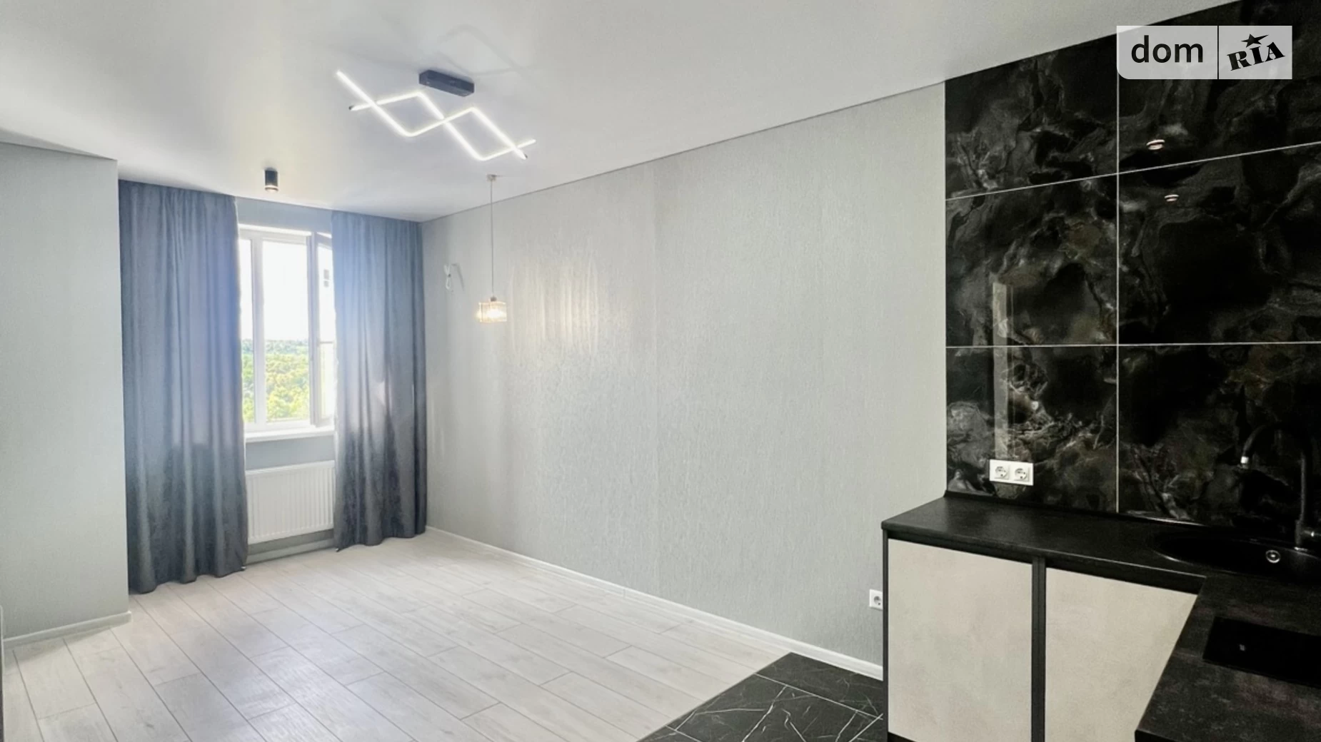 Продается 1-комнатная квартира 36 кв. м в Харькове, ул. Академика Барабашова, 10В - фото 2