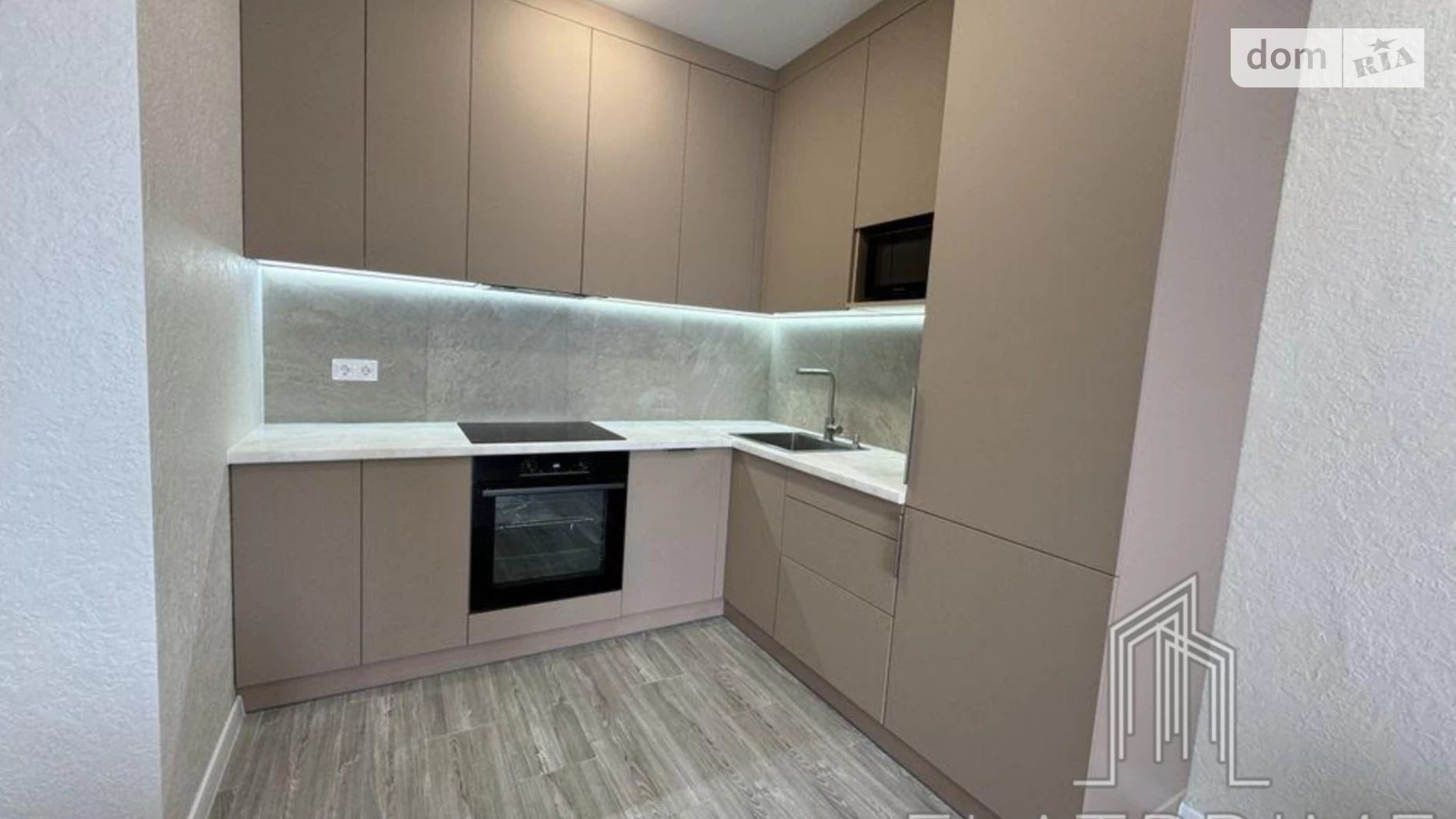 Продается 1-комнатная квартира 42 кв. м в Киеве, ул. Михаила Максимовича, 28Е - фото 2