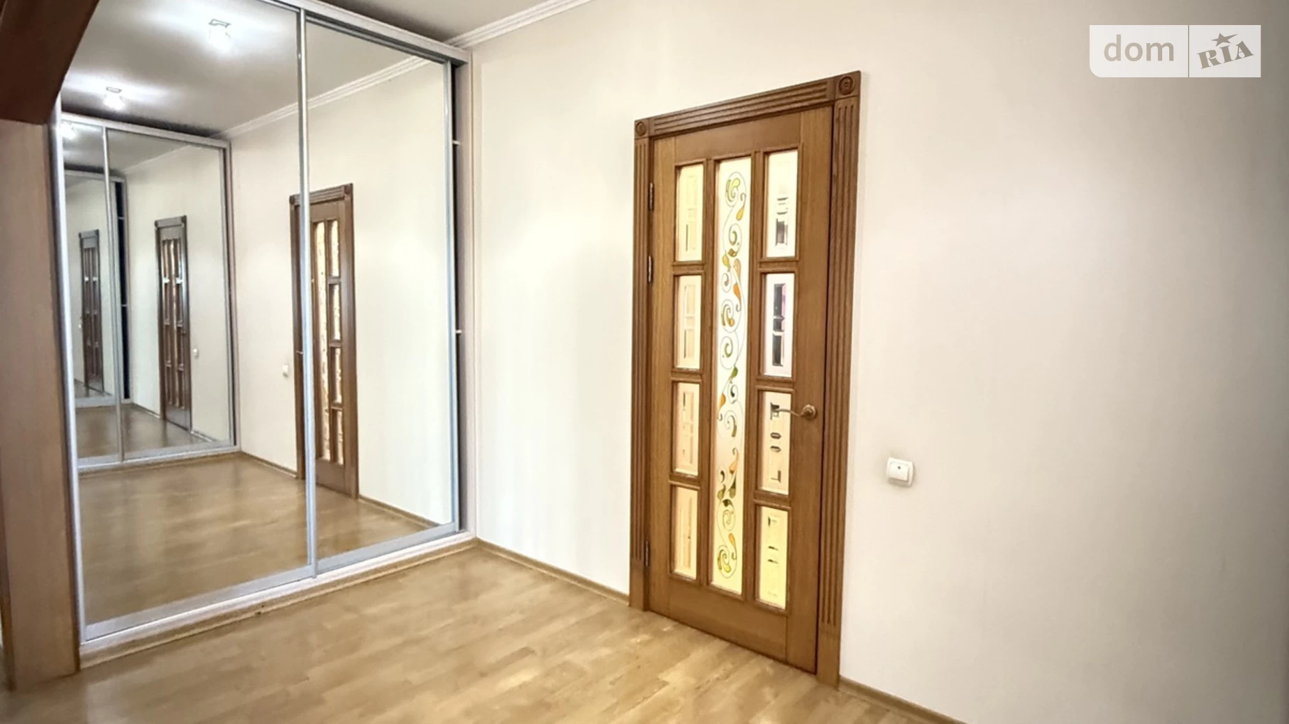 Продается дом на 2 этажа 260.7 кв. м с участком, цена: 176000 $ - фото 2