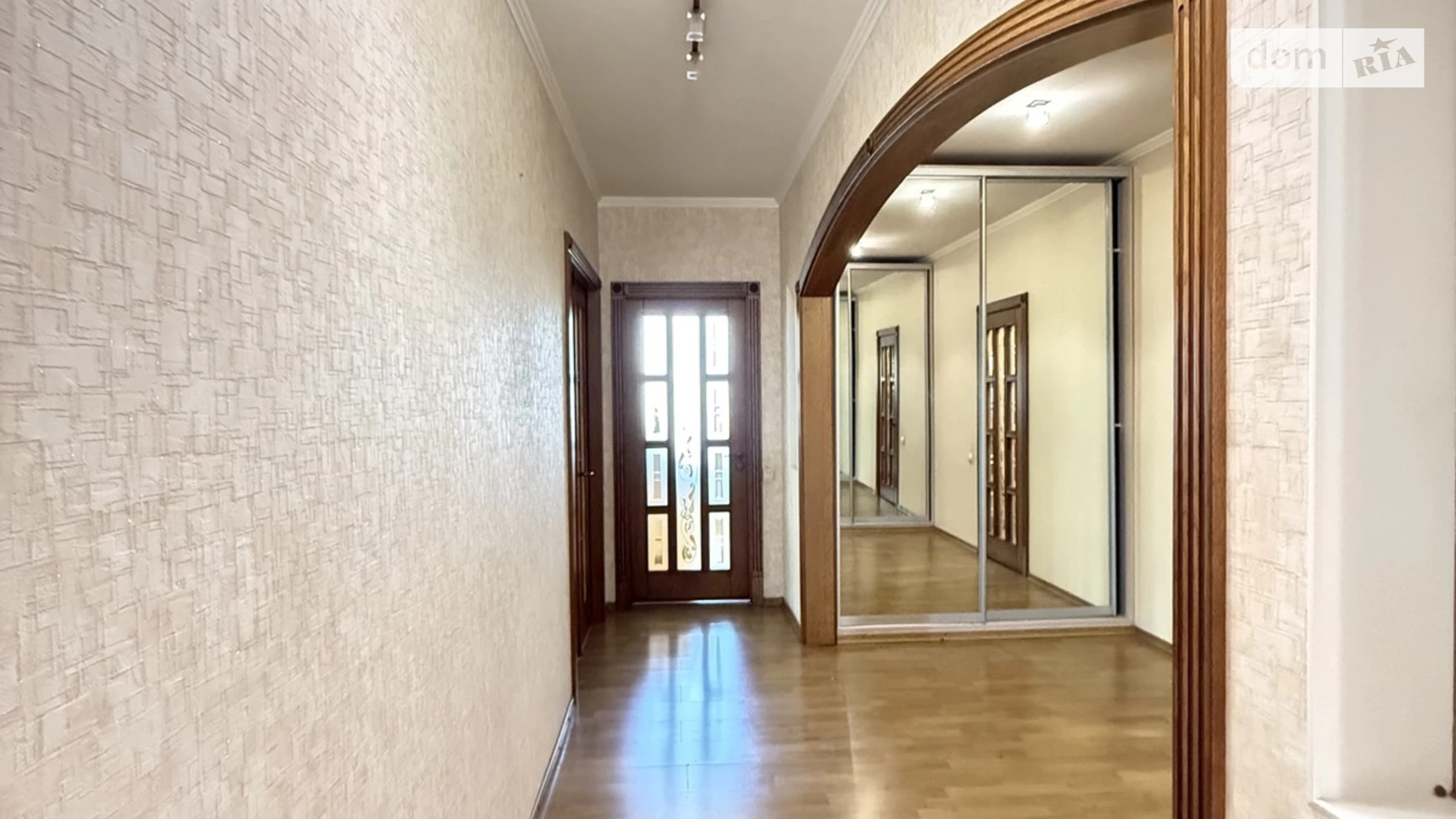 Продается дом на 2 этажа 260.7 кв. м с участком, цена: 176000 $ - фото 3