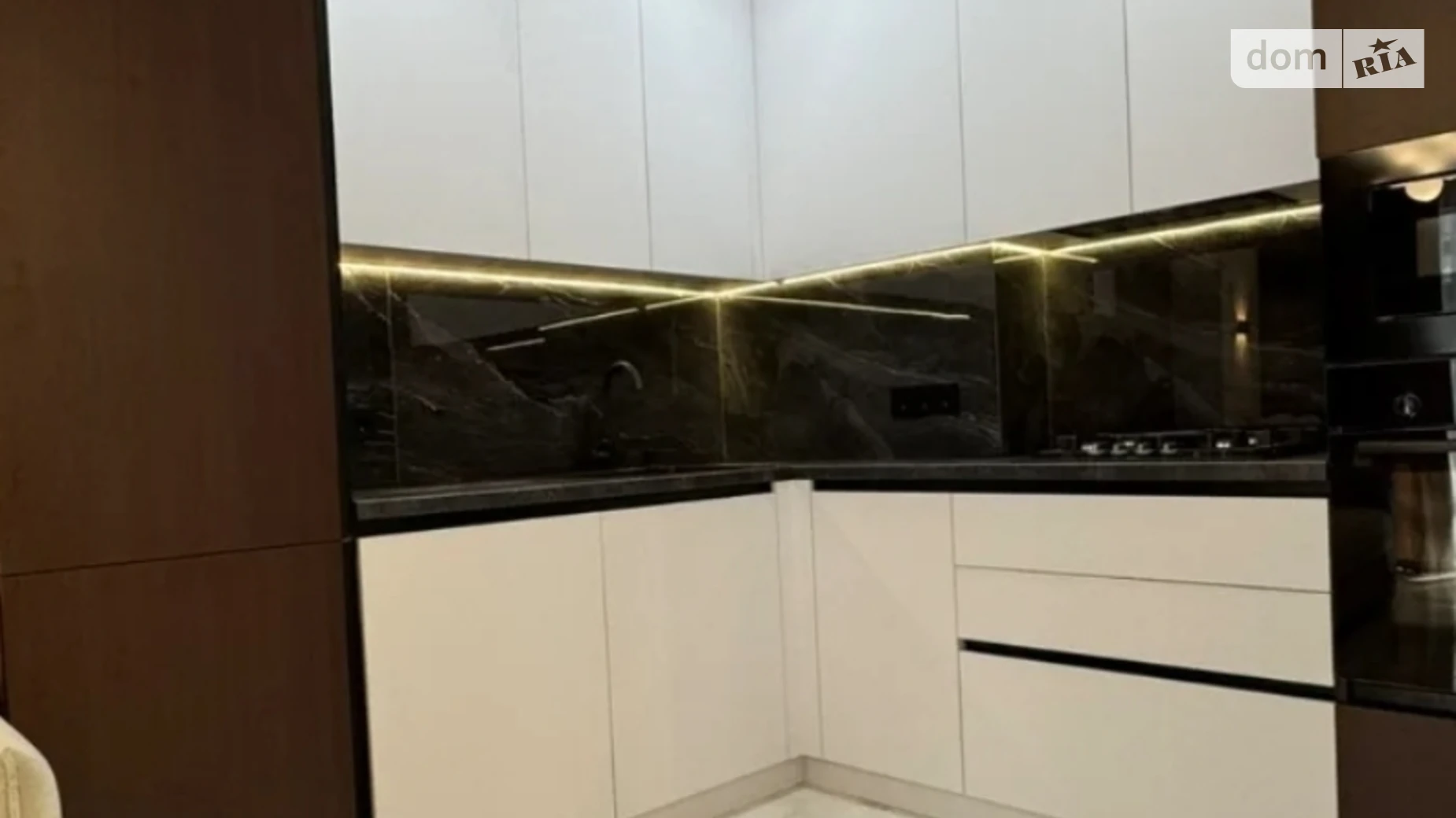 Продается 2-комнатная квартира 63 кв. м в Ивано-Франковске, ул. Юліана Пелеша(Крайковского), 3 корпус 5 - фото 3