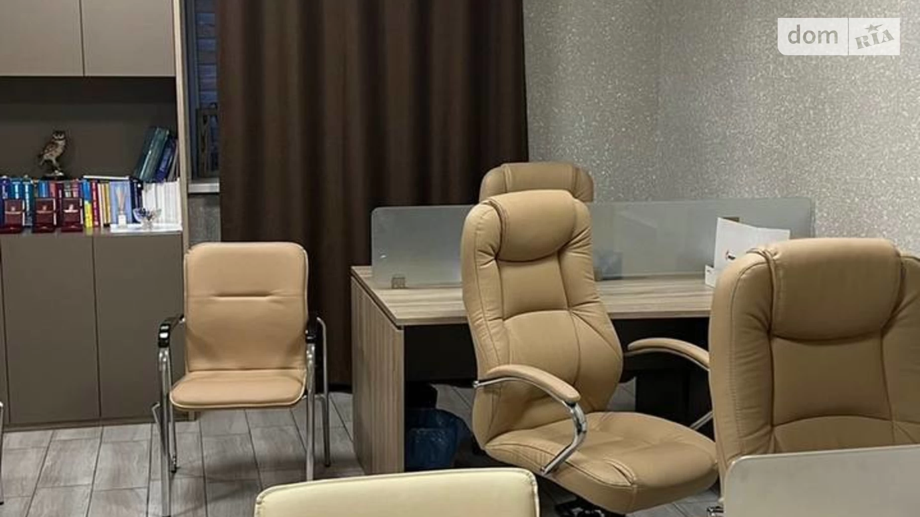 Сдается в аренду офис 75 кв. м в бизнес-центре, цена: 700 $ - фото 2