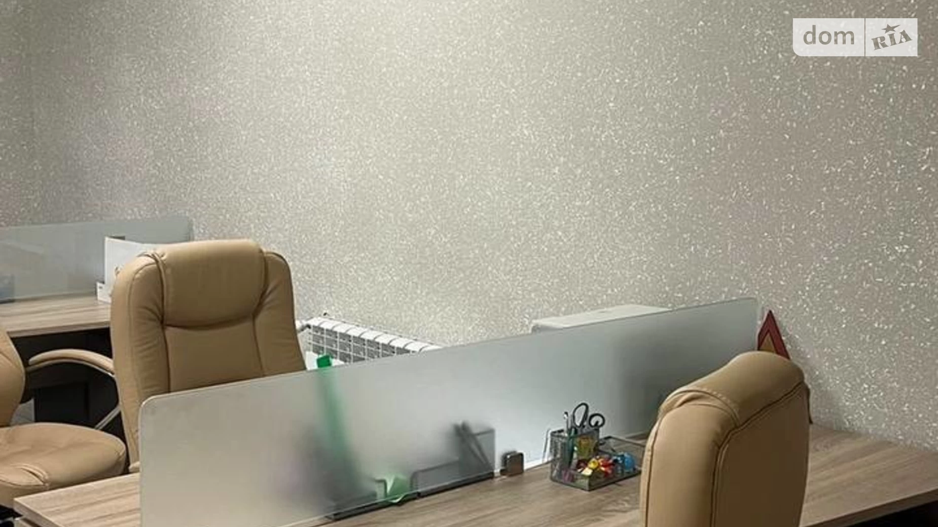 Сдается в аренду офис 75 кв. м в бизнес-центре, цена: 700 $ - фото 3