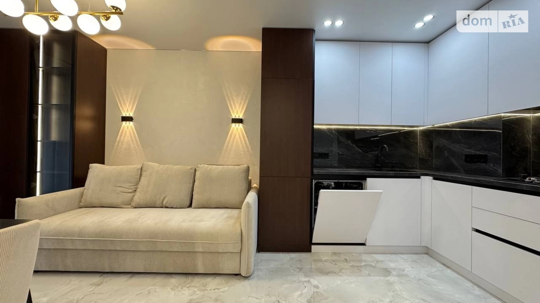 Продается 2-комнатная квартира 42 кв. м в Ивано-Франковске, ул. Юліана Пелеша(Крайковского) - фото 2