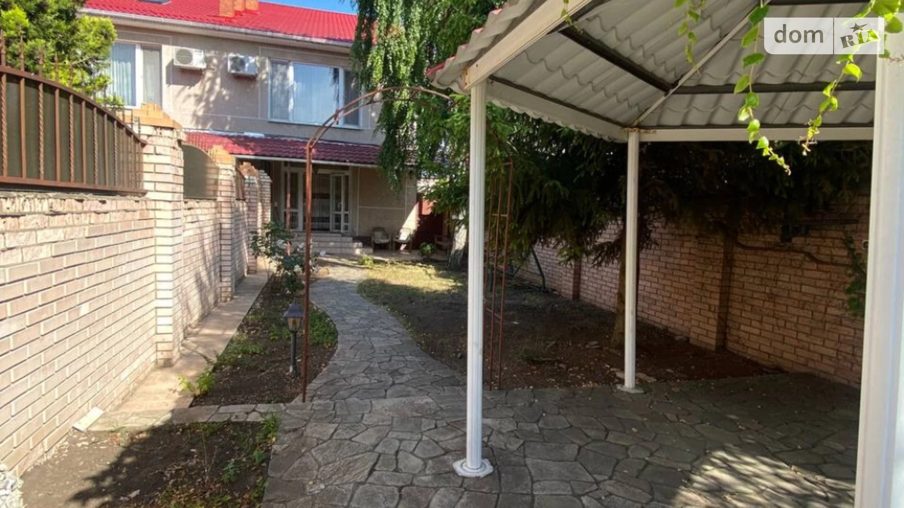 Продается дом на 2 этажа 306 кв. м с баней/сауной, цена: 170000 $ - фото 2