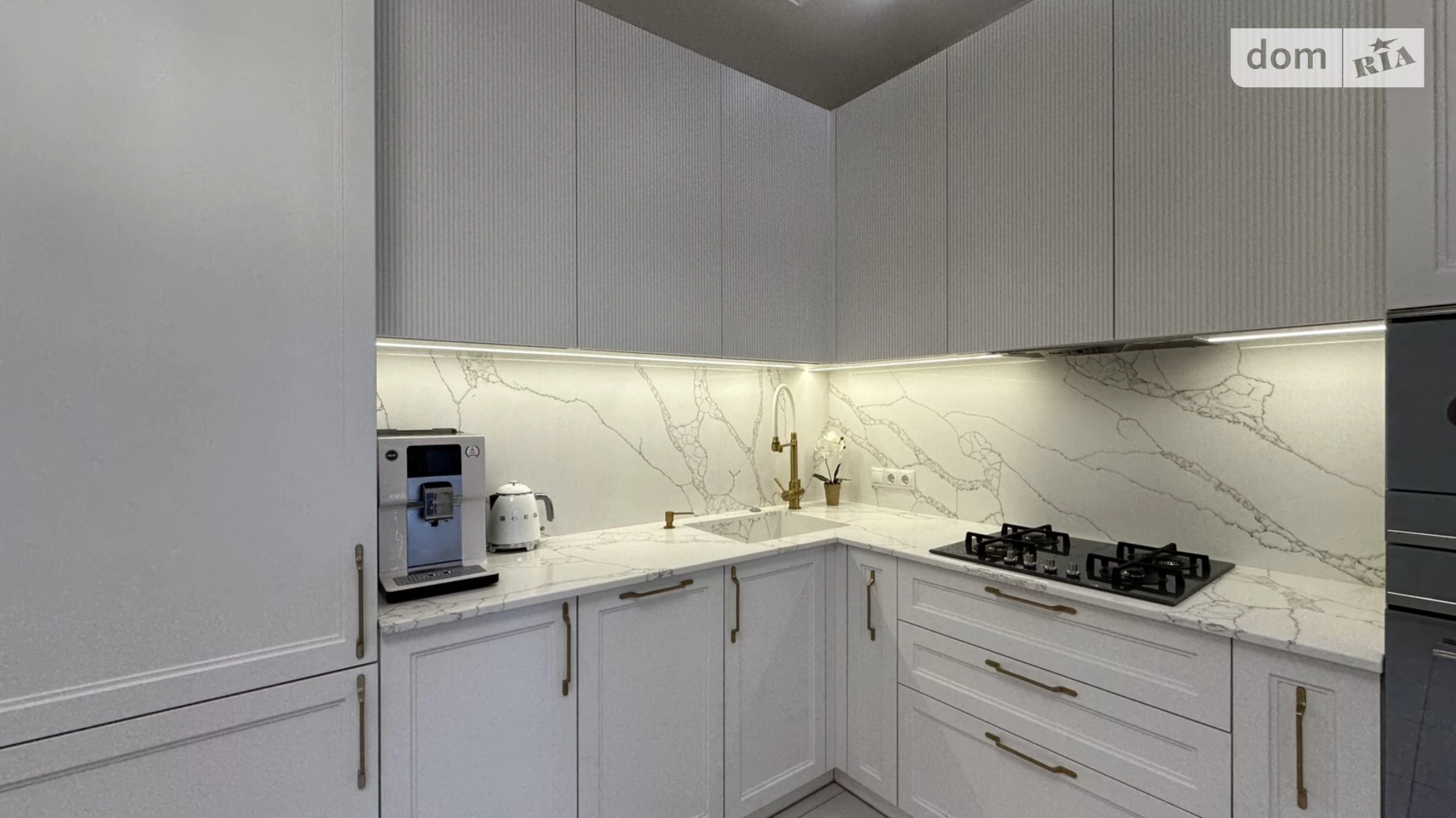 Продается 1-комнатная квартира 53 кв. м в Одессе, ул. Вице-адмирала Азарова, 6 - фото 2