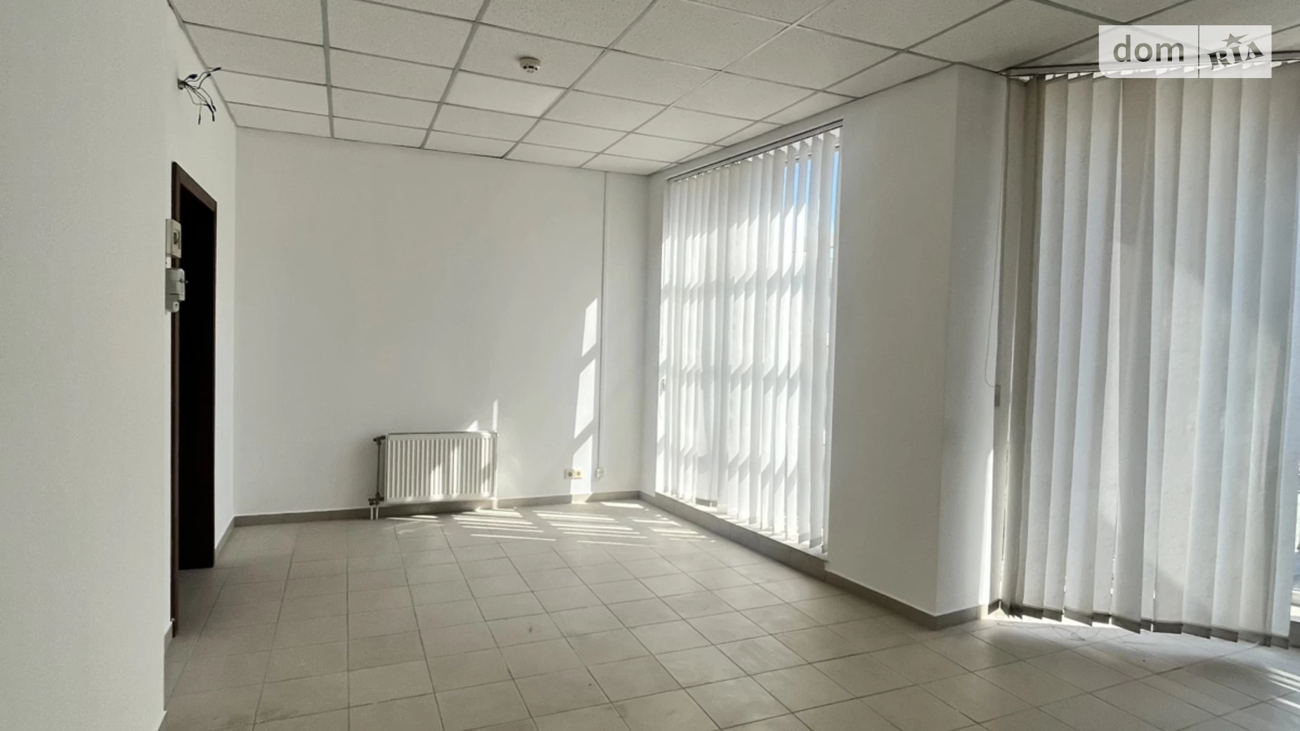 Сдается в аренду офис 27 кв. м в бизнес-центре, цена: 270 $ - фото 2