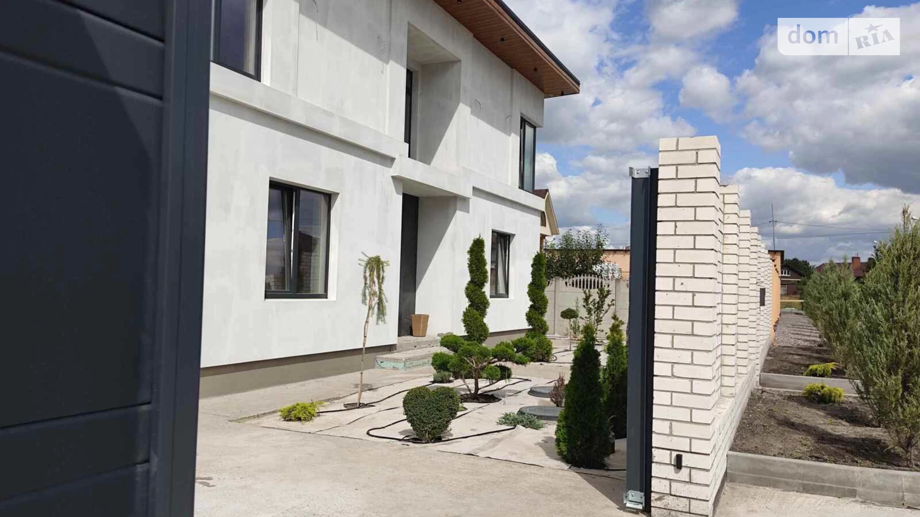 Продается дом на 2 этажа 200 кв. м с подвалом, цена: 250000 $ - фото 3