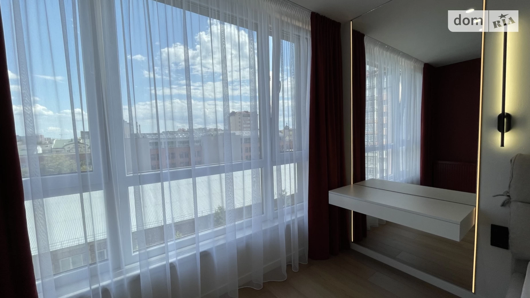 Продается 1-комнатная квартира 51 кв. м в Ивано-Франковске, ул. Коновальца Евгения, 37А - фото 2