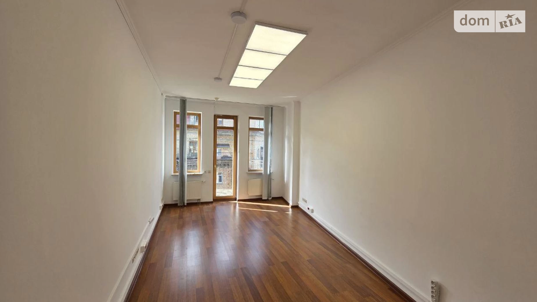 Сдается в аренду офис 230 кв. м в бизнес-центре, цена: 2800 $ - фото 5