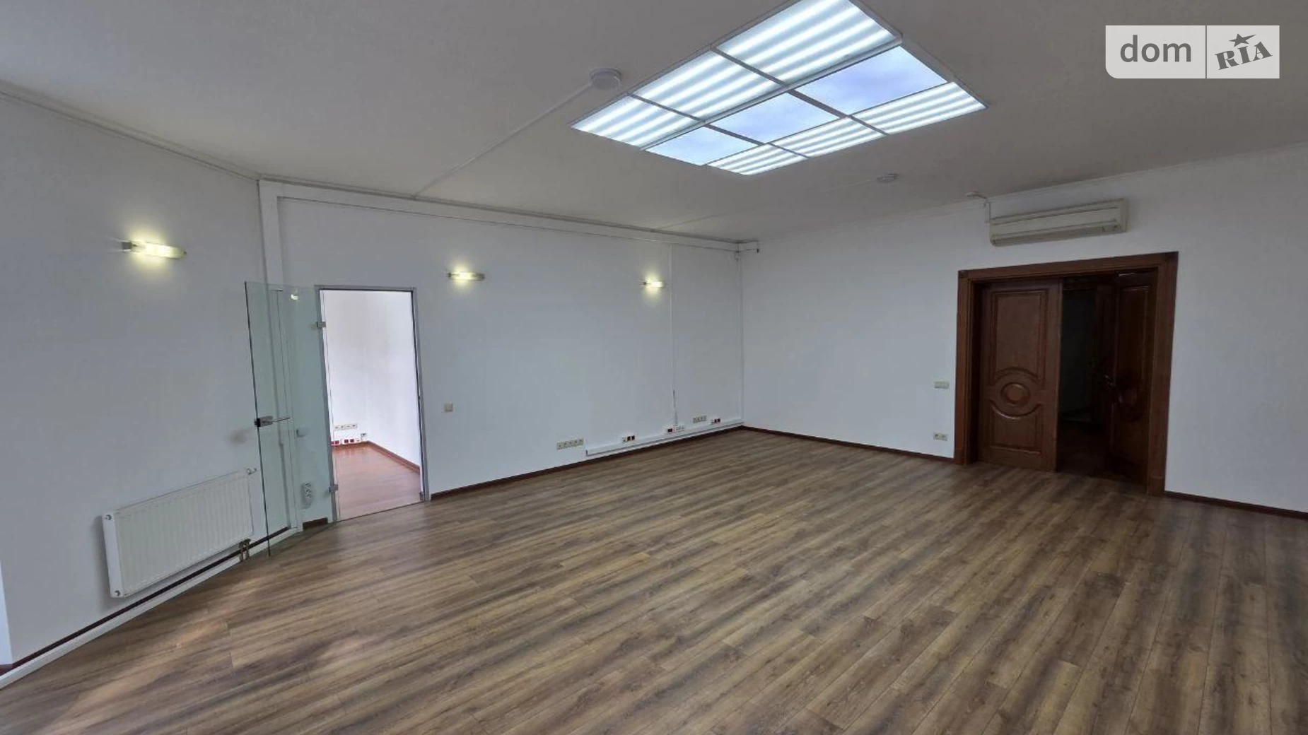 Сдается в аренду офис 220 кв. м в бизнес-центре, цена: 2350 $ - фото 2