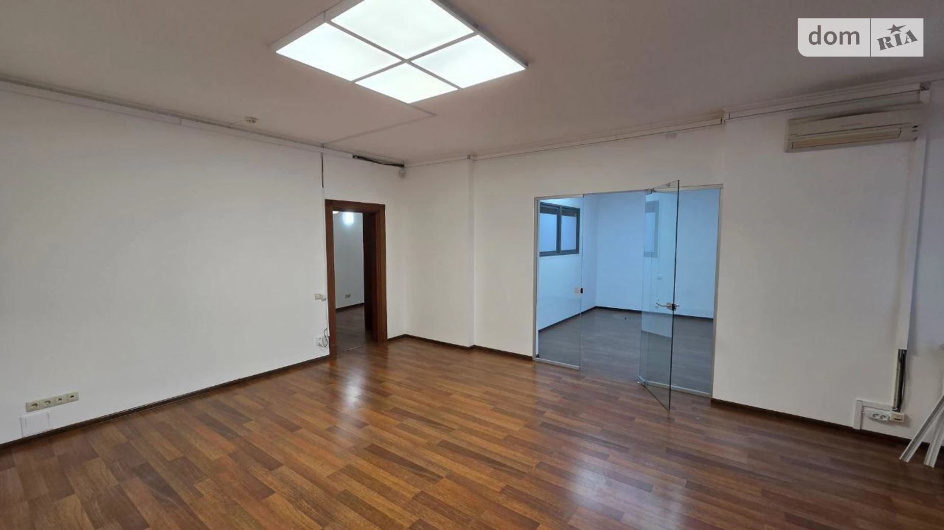 Сдается в аренду офис 220 кв. м в бизнес-центре, цена: 2350 $ - фото 4