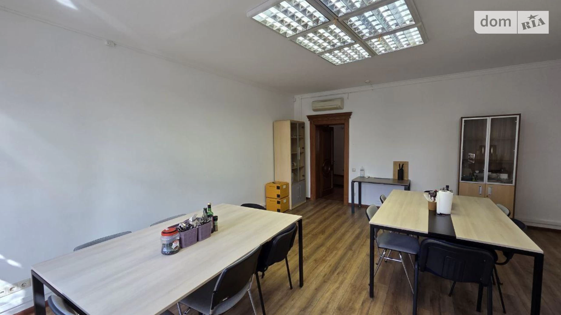 Сдается в аренду офис 240 кв. м в бизнес-центре, цена: 2600 $ - фото 3