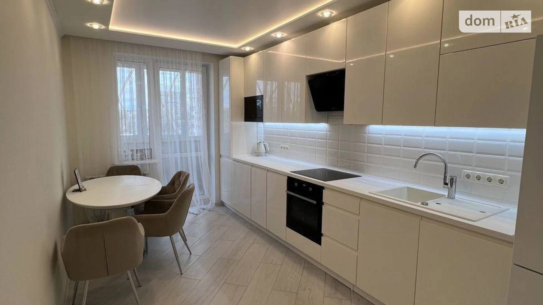 Продается 1-комнатная квартира 43 кв. м в Харькове, пр. Садовый, 15 - фото 2
