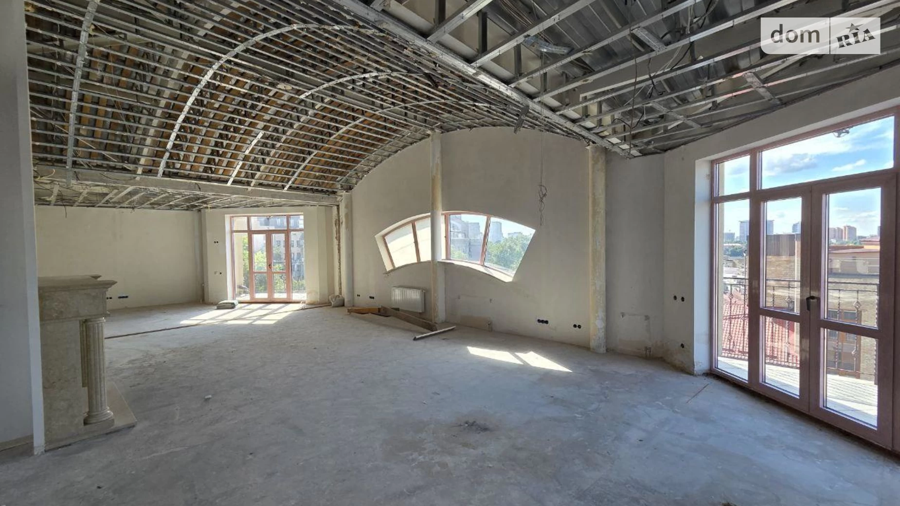 Сдается в аренду офис 220 кв. м в бизнес-центре, цена: 2350 $ - фото 2