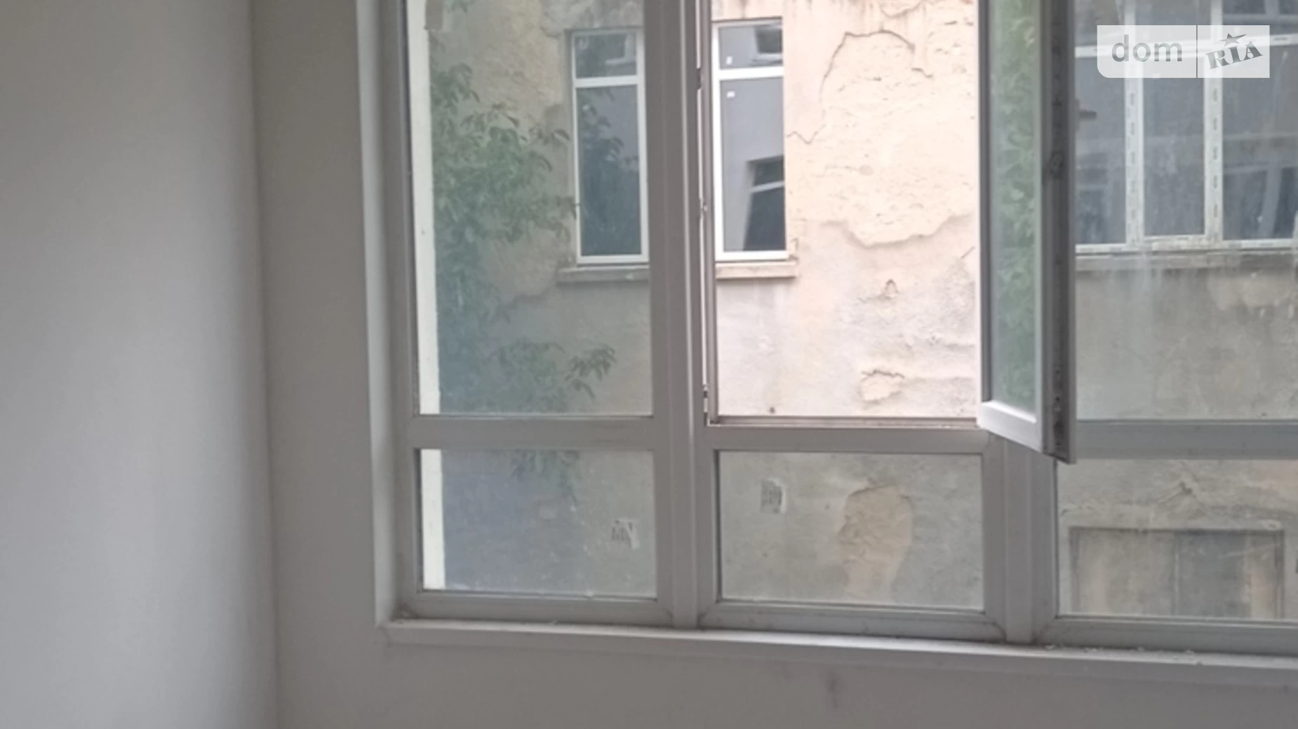 Продается 1-комнатная квартира 38.1 кв. м в Ужгороде, ул. Сергея Мартина(Парижской Коммуны), 4 - фото 2