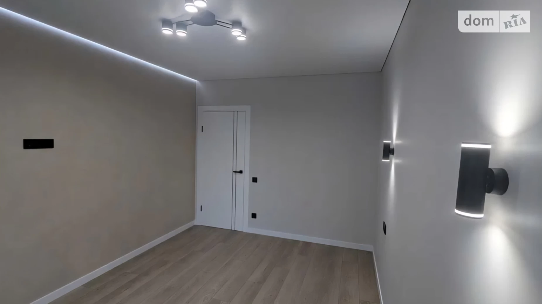 Продается 1-комнатная квартира 43 кв. м в Ивано-Франковске, ул. Вовчинецька, 223А - фото 2