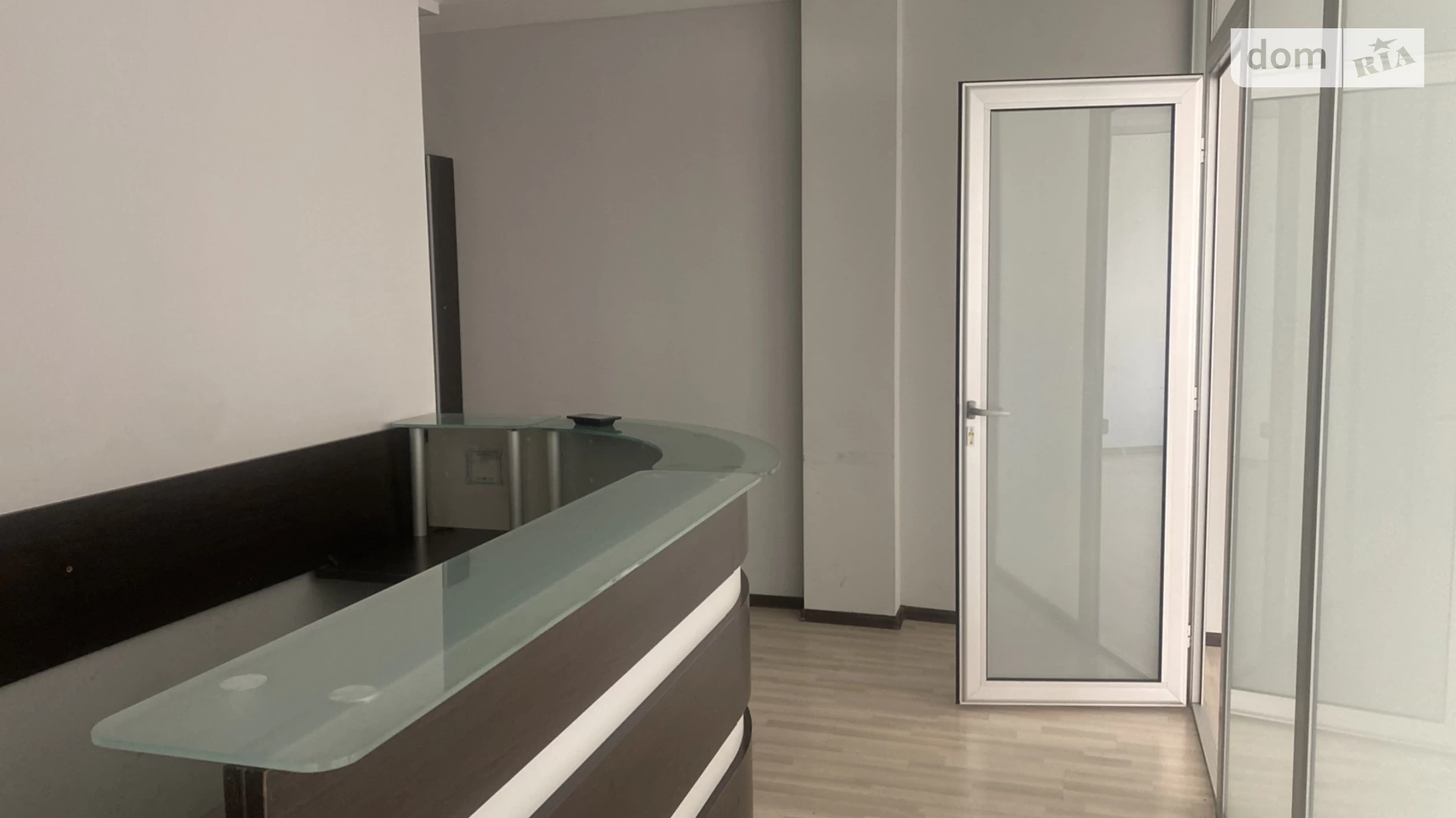 Сдается в аренду офис 193 кв. м в бизнес-центре, цена: 2316 $ - фото 5