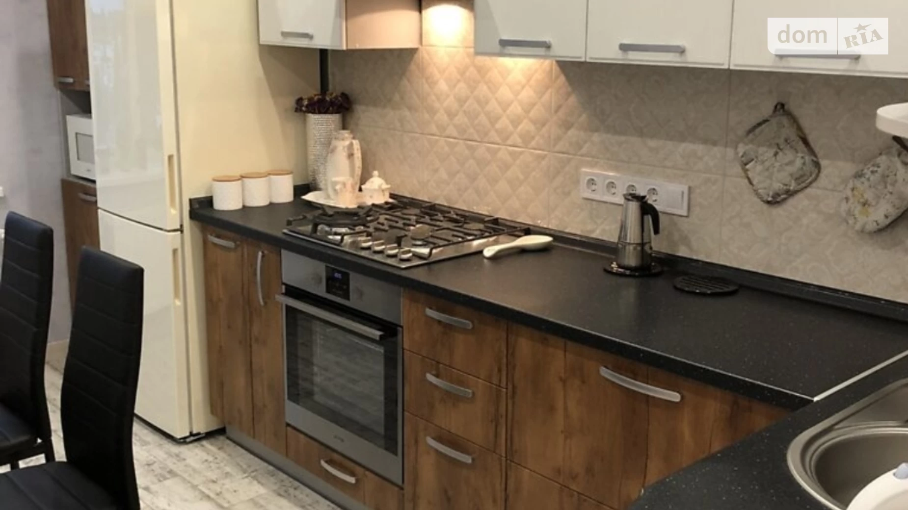 Продається 2-кімнатна квартира 50 кв. м у Вінниці, вул. Левка Лук’яненка(Ватутіна), 137В - фото 2