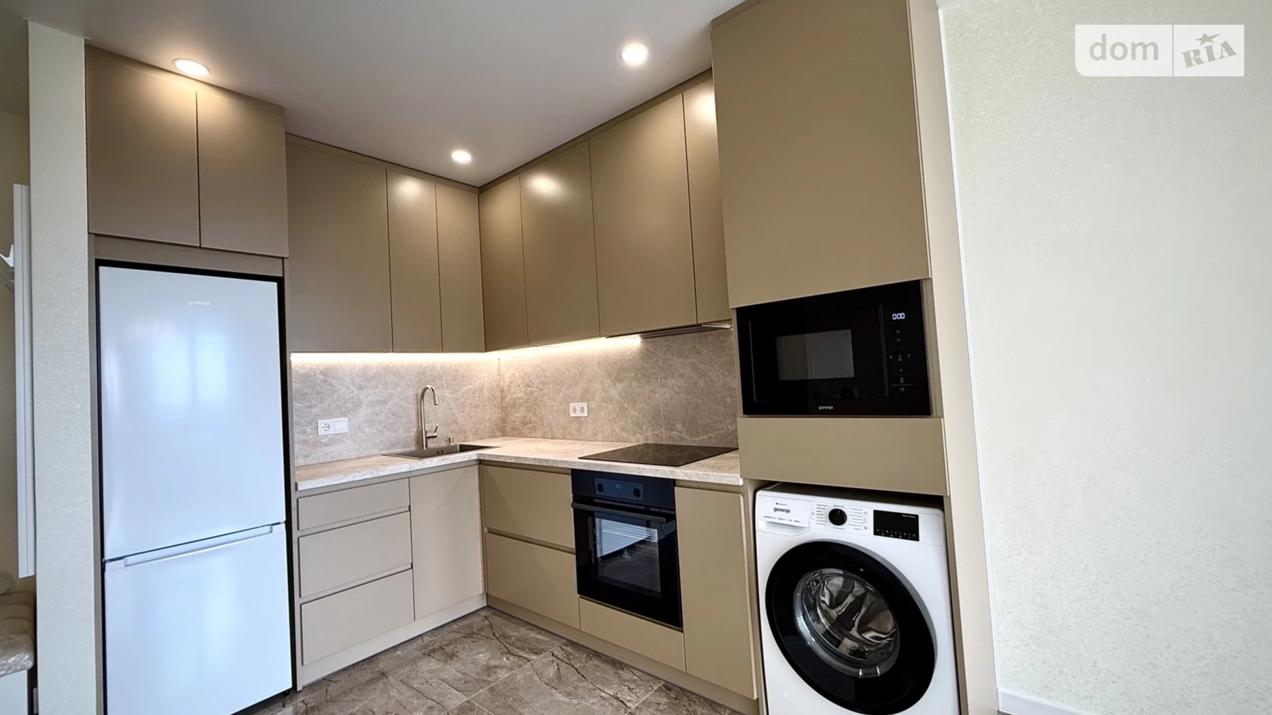 Продается 1-комнатная квартира 43 кв. м в Днепре, ул. Космическая, 5 - фото 3