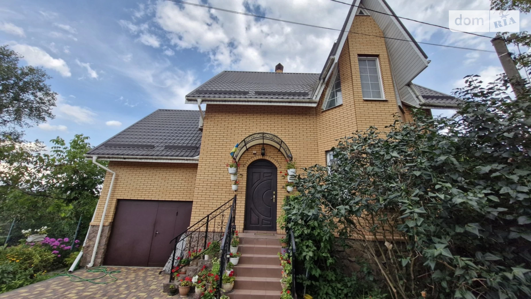 Продается дом на 2 этажа 220 кв. м с садом, цена: 165000 $ - фото 2