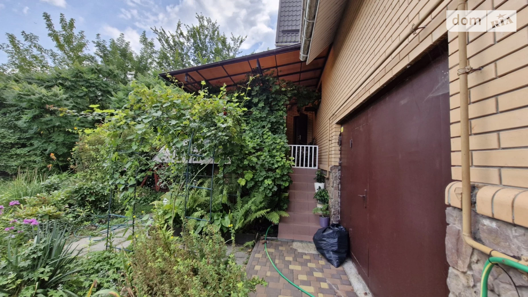 Продается дом на 2 этажа 220 кв. м с садом, цена: 165000 $ - фото 3