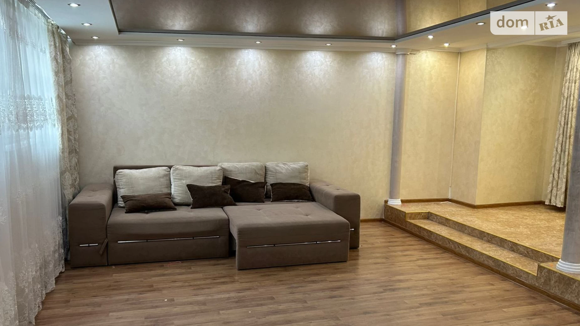 Продается 3-комнатная квартира 109 кв. м в Черновцах, ул. Южно-Окружная - фото 2