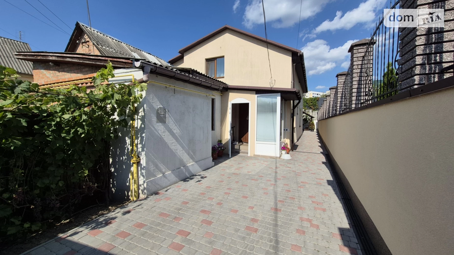 Продается дом на 2 этажа 180 кв. м с мебелью, цена: 150000 $ - фото 2