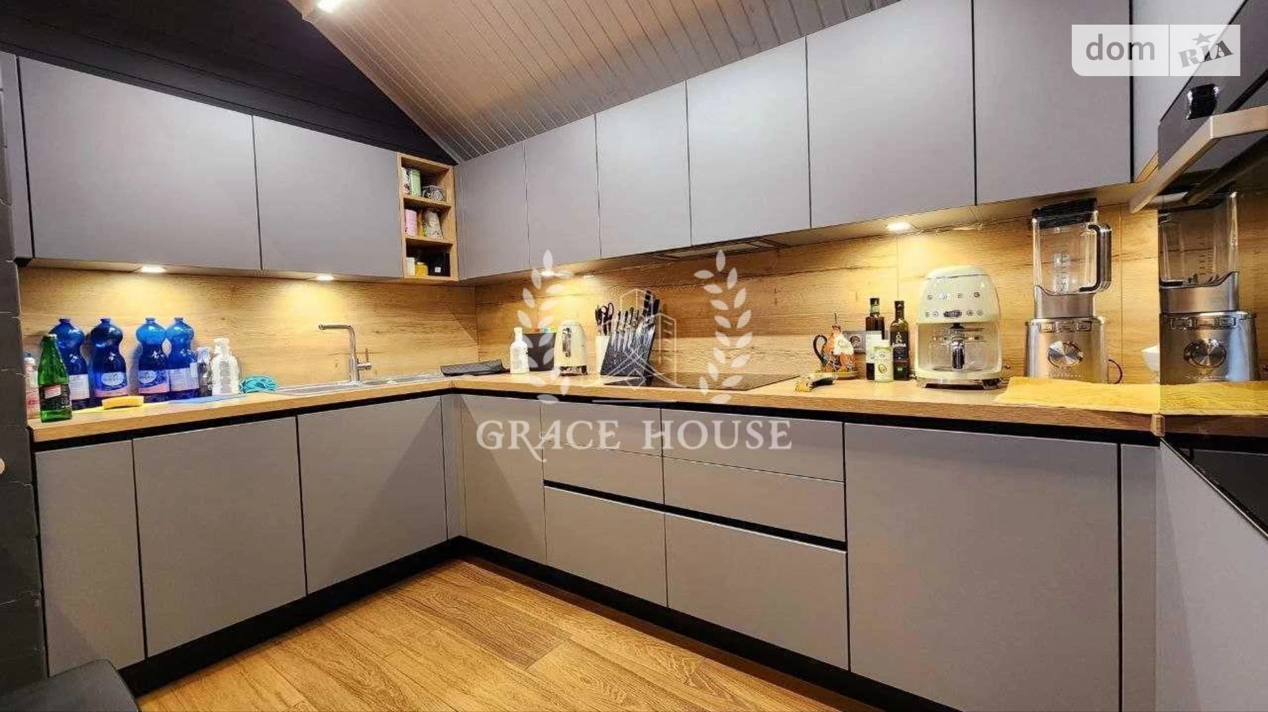 Продается дом на 2 этажа 280 кв. м с верандой, цена: 340000 $ - фото 3