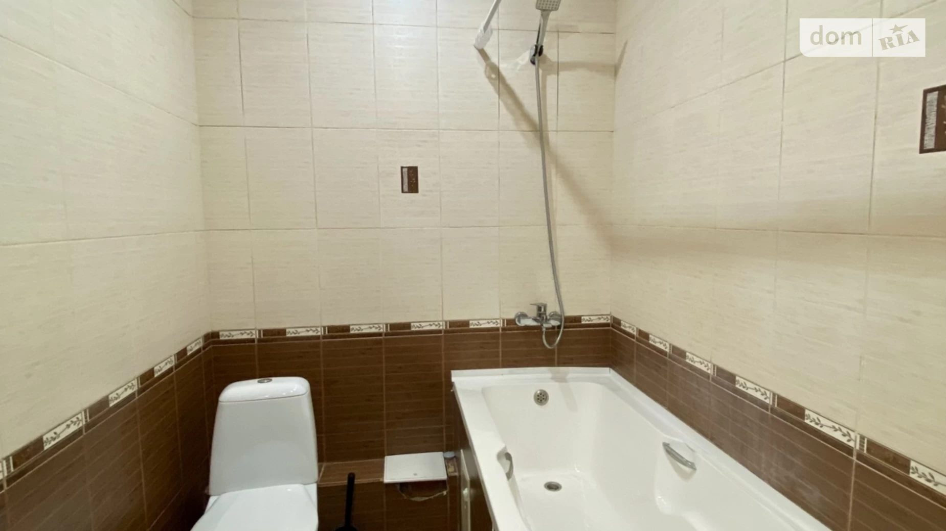 Продается 1-комнатная квартира 38 кв. м в, цена: 69000 $ - фото 2