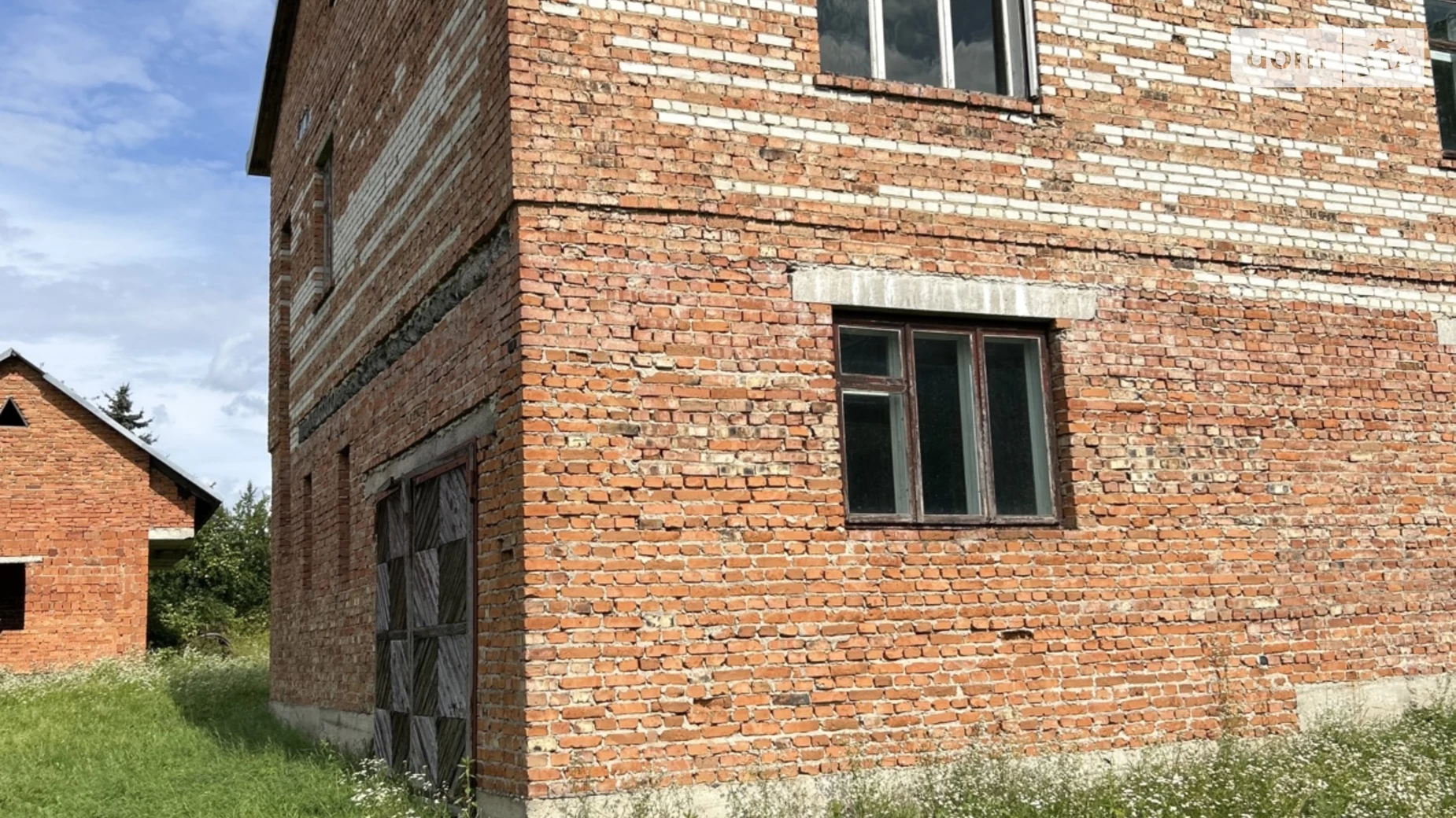 Продается дом на 2 этажа 210 кв. м с баней/сауной, цена: 25000 $ - фото 2