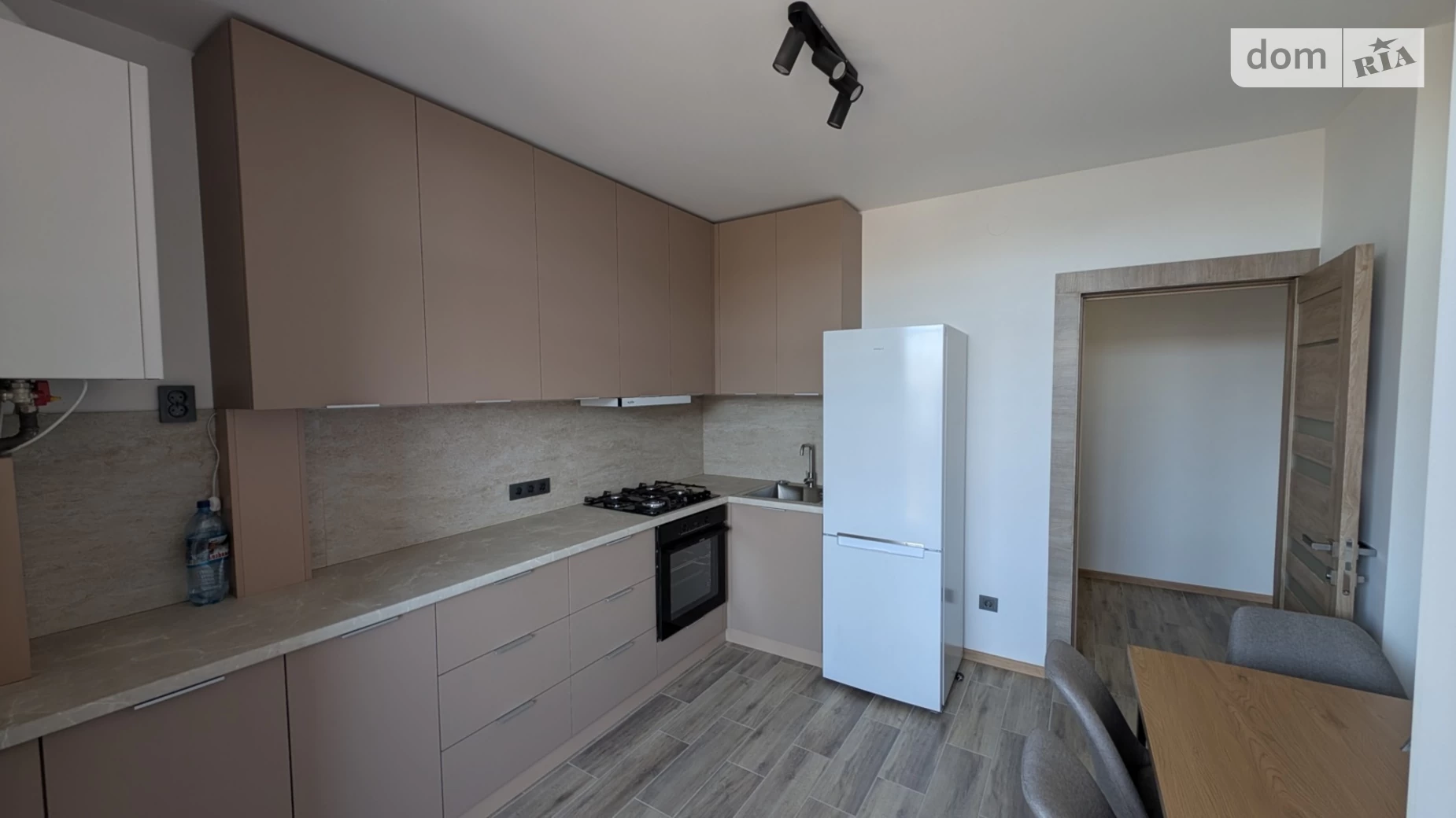 Сдается в аренду 1-комнатная квартира 39.5 кв. м в Ужгороде, ул. Анатолия Тегзы(Воссоединения) - фото 2