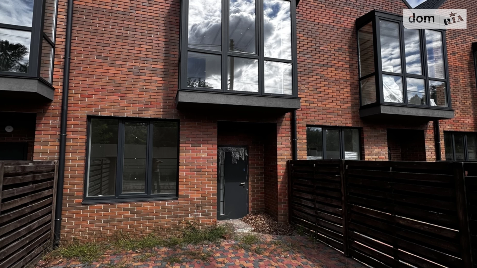 Продается дом на 3 этажа 95 кв. м с балконом, цена: 89000 $ - фото 2