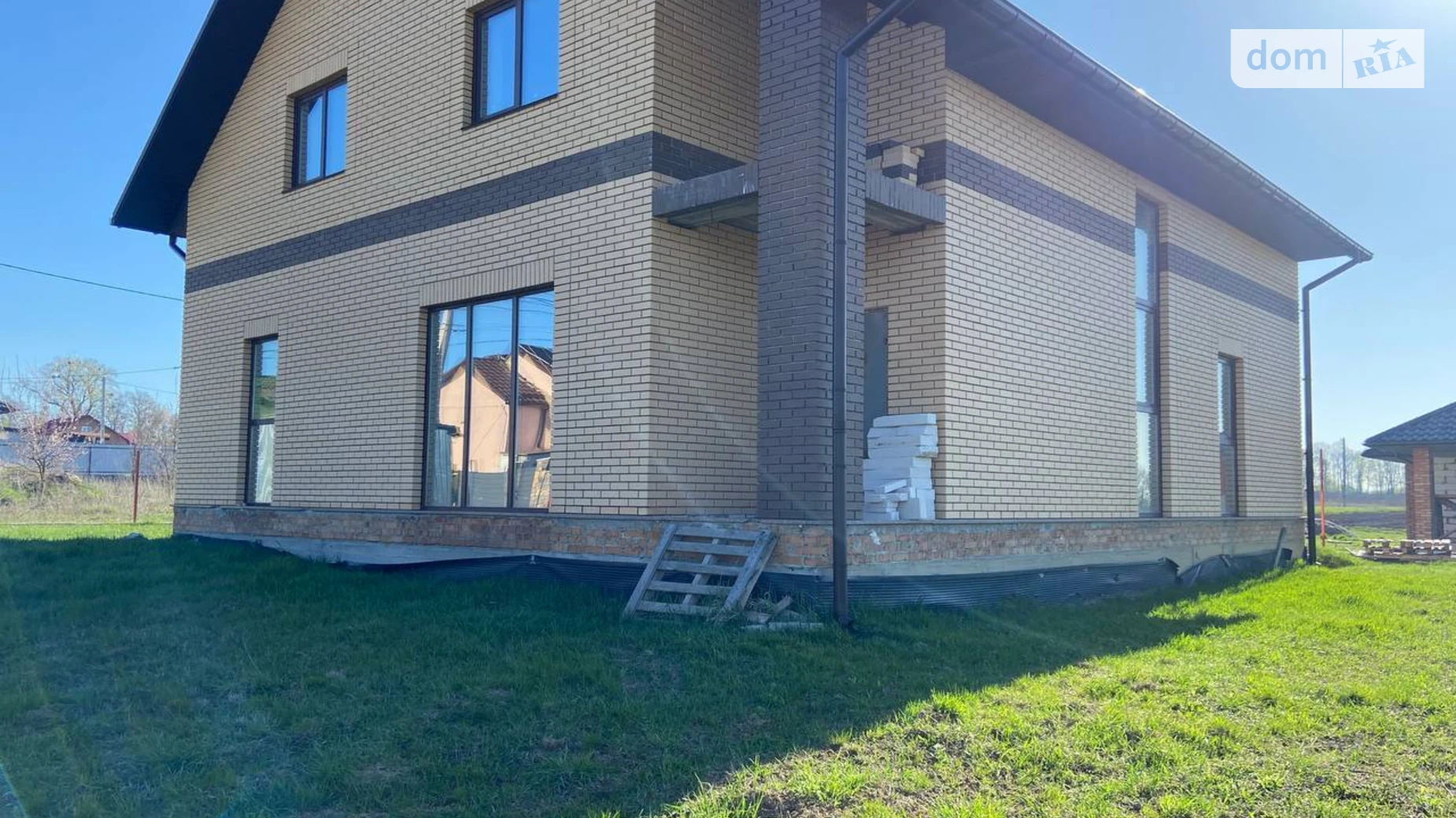 Продается дом на 2 этажа 300 кв. м с верандой, цена: 140000 $ - фото 2