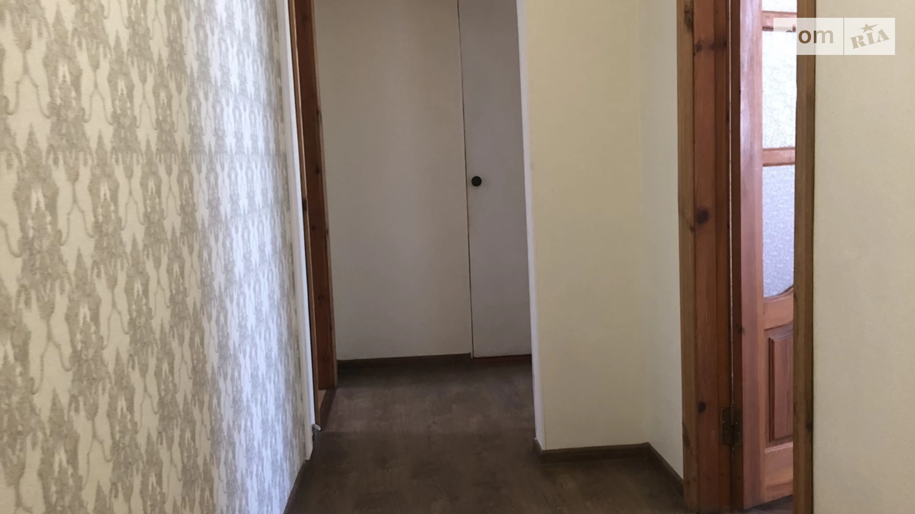 Продается 3-комнатная квартира 74.6 кв. м в Чернигове, ул. Курсанта Еськова, 8 - фото 2