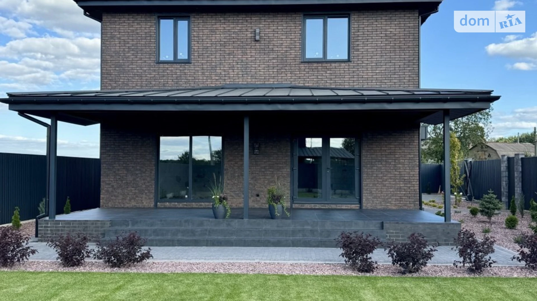 Продается дом на 2 этажа 230 кв. м с террасой, цена: 220000 $ - фото 2