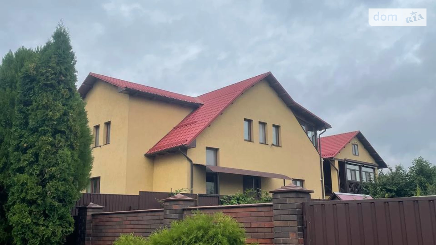 Продается дом на 2 этажа 303 кв. м с камином, цена: 320000 $ - фото 2