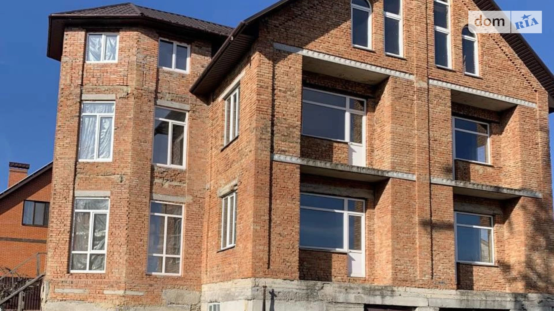 Продается дом на 3 этажа 360 кв. м с бассейном, цена: 90000 $ - фото 5