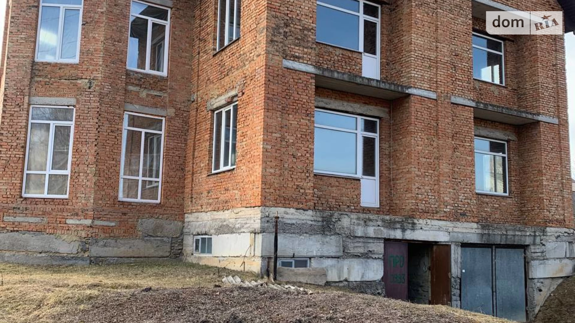 Продается дом на 3 этажа 360 кв. м с бассейном, цена: 90000 $ - фото 4