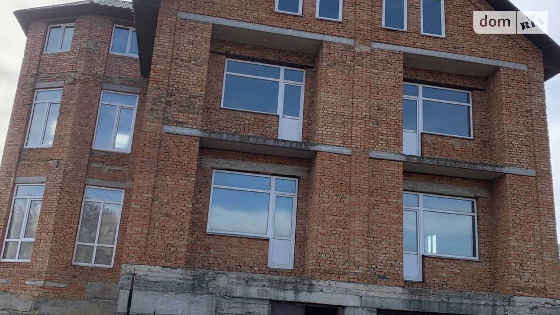 Продается дом на 3 этажа 360 кв. м с бассейном, цена: 90000 $ - фото 2