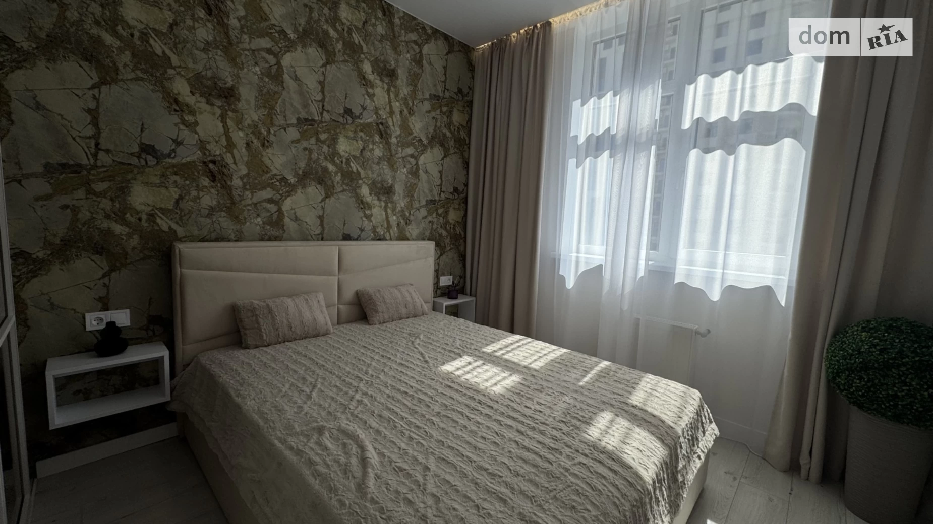 Продается 1-комнатная квартира 40 кв. м в Одессе, ул. Краснова, 1Б - фото 2