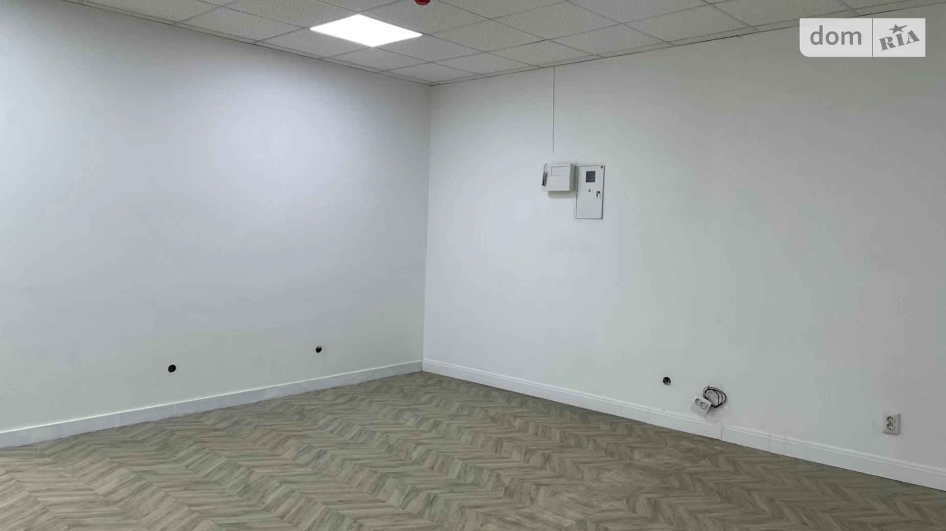 Сдается в аренду офис 56.5 кв. м в бизнес-центре, цена: 1000 $ - фото 5
