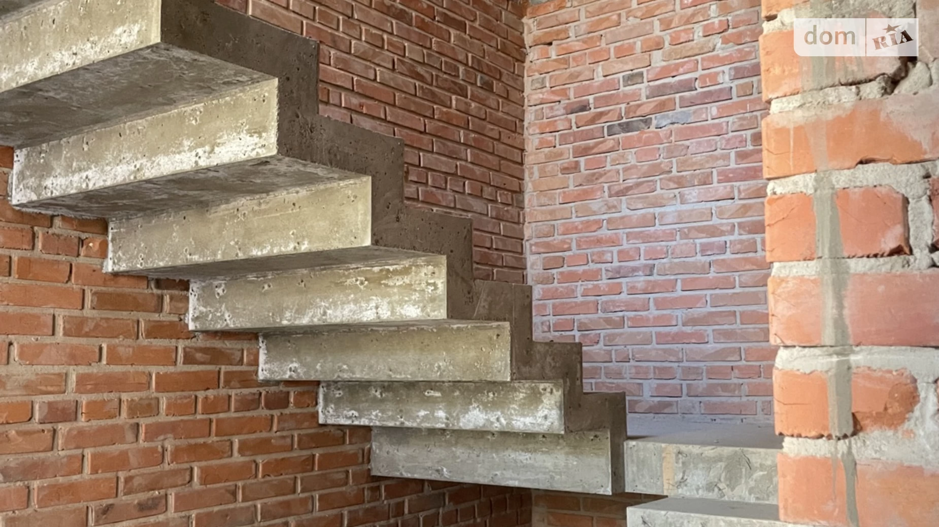 Продается дом на 3 этажа 533 кв. м с мансардой, цена: 350000 $ - фото 5