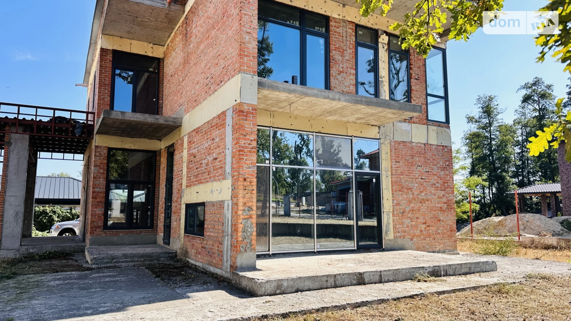 Продается дом на 3 этажа 533 кв. м с мансардой, цена: 350000 $ - фото 2