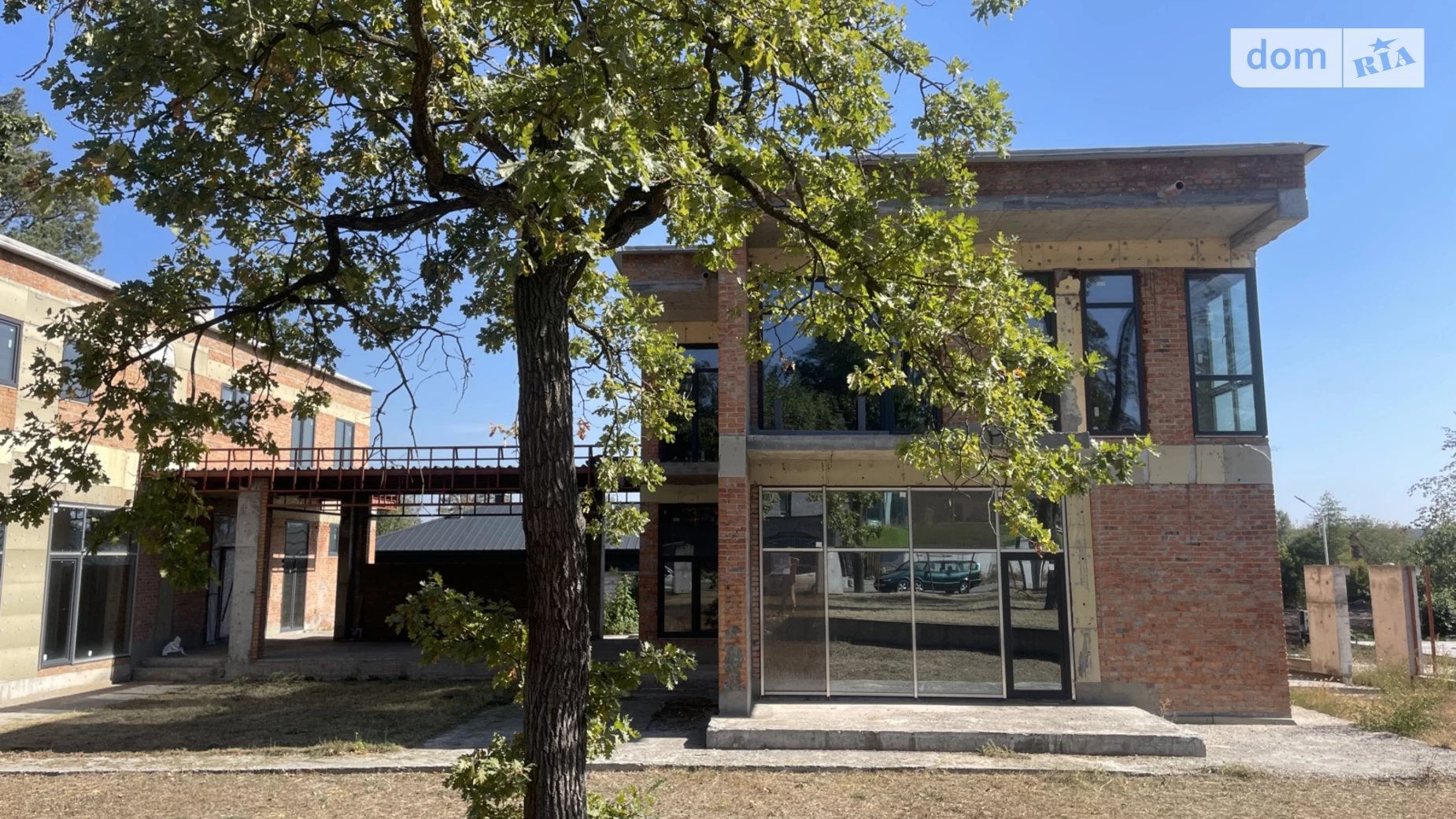 Продается дом на 3 этажа 314 кв. м с террасой, цена: 235000 $ - фото 2