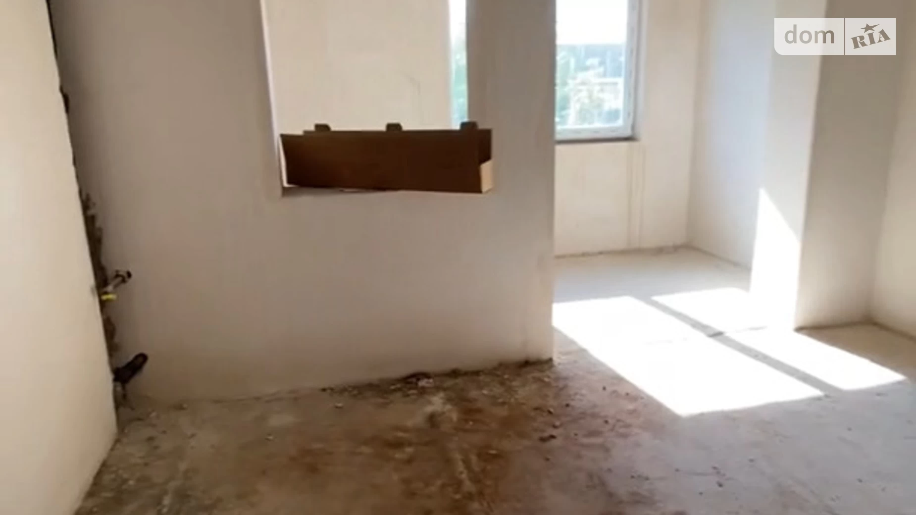 Продается 1-комнатная квартира 53 кв. м в Буче, ул. Яблонская, 318А - фото 2