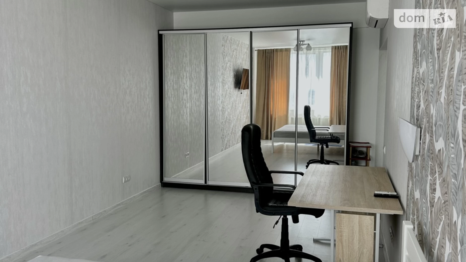 Продается 1-комнатная квартира 45.2 кв. м в Одессе, ул. Костанди, 104/2 - фото 2