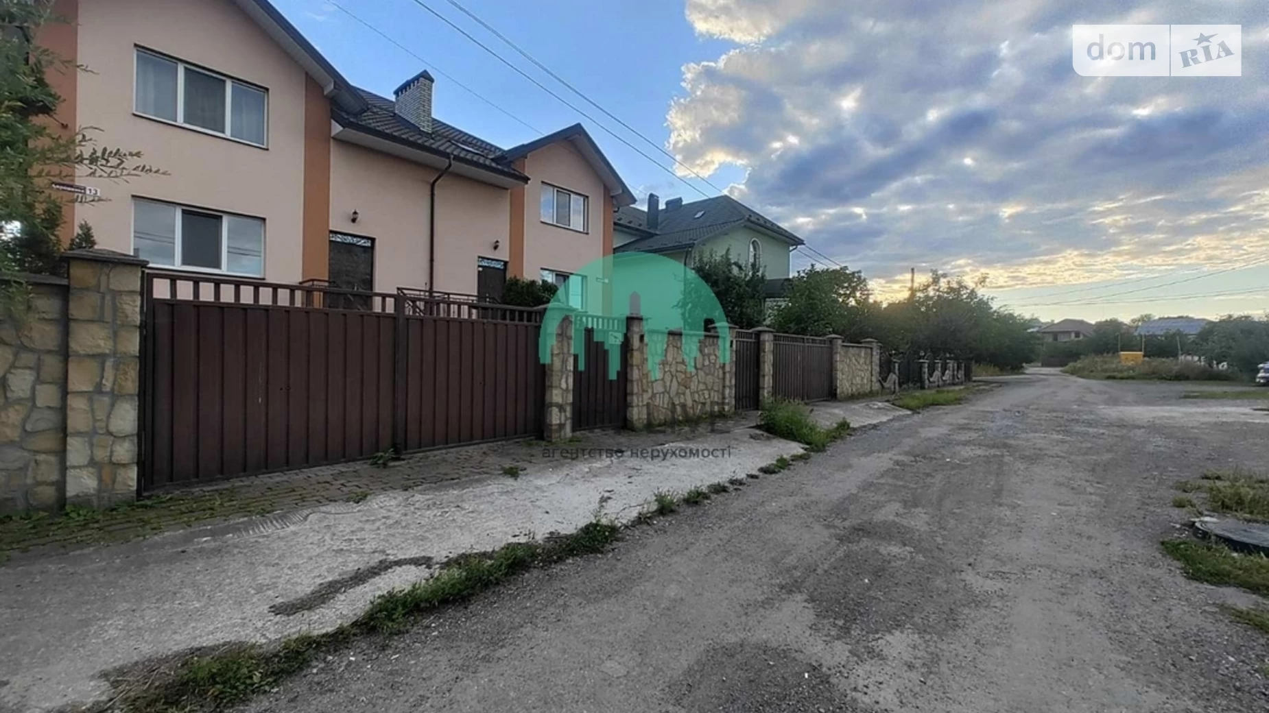 Сдается в аренду дом на 2 этажа 247 кв. м с камином, цена: 750 $ - фото 2