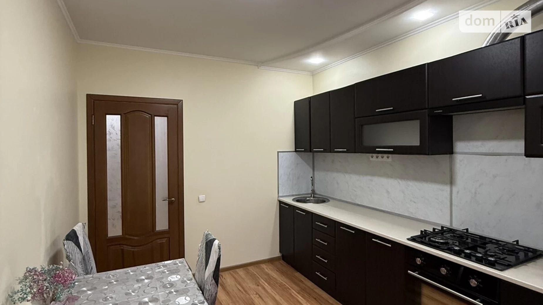 Продается 2-комнатная квартира 70.7 кв. м в Одессе, ул. Тополевая, 22 - фото 2